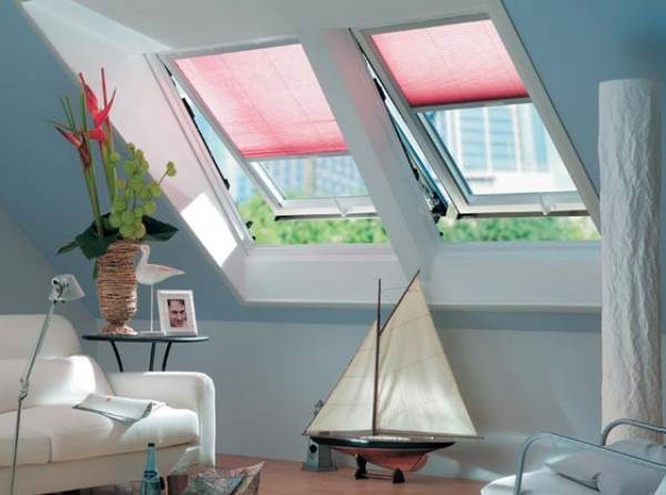 Мансарда со скошенным потолком - особенности освещения с фото