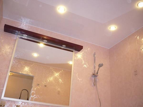 Ванная комната с натяжным потолком - как организовать освещение? с фото