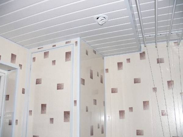 Особенности и порядок монтажа многоуровневых потолков из пластиковых панелей с фото