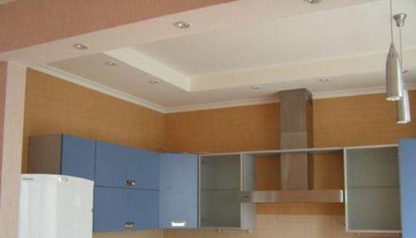 Преимущества и особенности гипсокартонных потолков на кухне с фото
