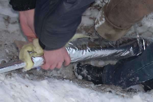 Как не заморозить водопровод на даче - фото